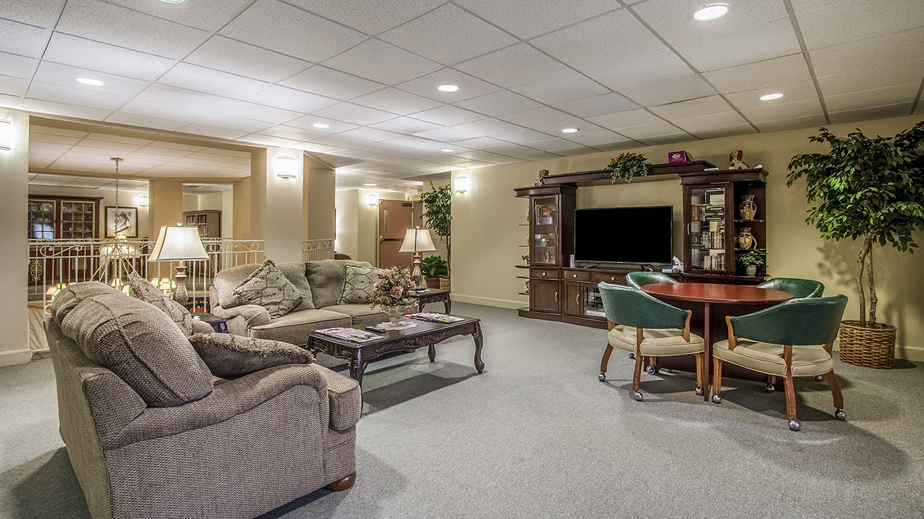 Senior Apartments in Hermitage, PA Holiday Whispering Oaks
